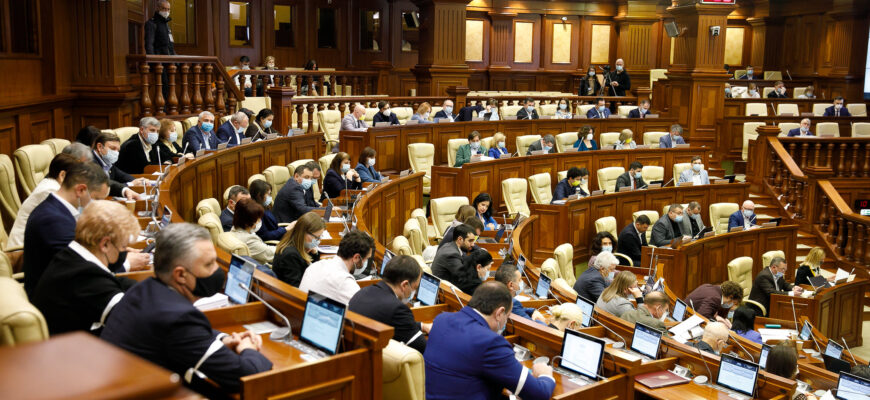 proiectul de lege privind asigurarea auto obligatorie a fost votat in prima lectura