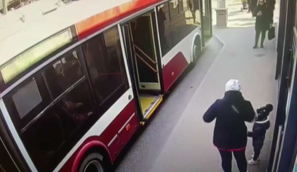 retinut de politisti pentru comiterea mai multor infractiuni de furt si jaf