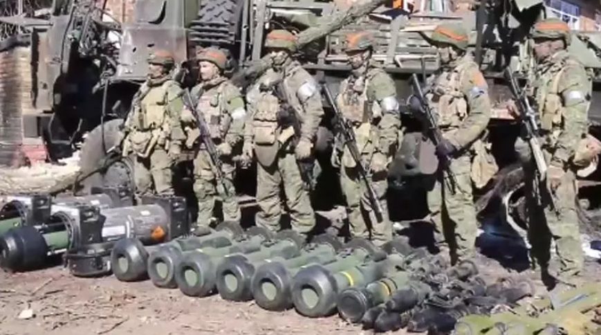 VIDEO// O unitate de elită a Rusiei își prezintă captura de război: O mână de rachete Javelin și un sistem antitanc NLAW 7 screenshot 2 10