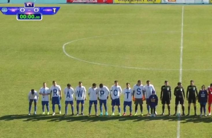 Fotbaliștii lui Poli Iași au vrut să afișeze un mesaj împotriva războiului, dar s-au făcut de râs