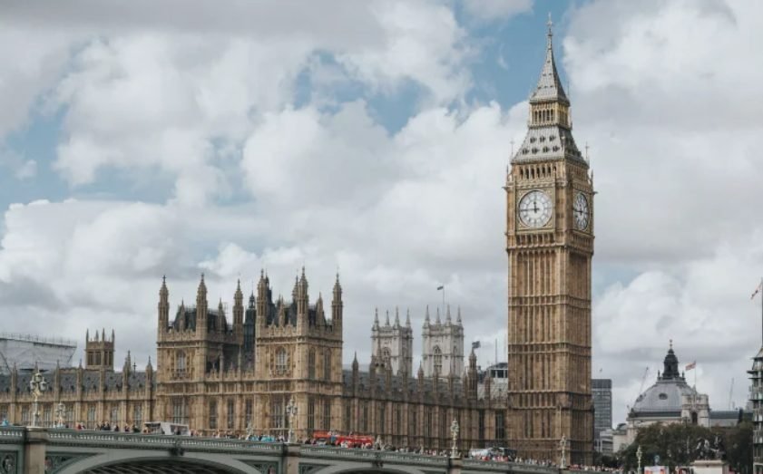 Guvernul britanic simplifică procedura de intrare a cetățenilor ucraineni