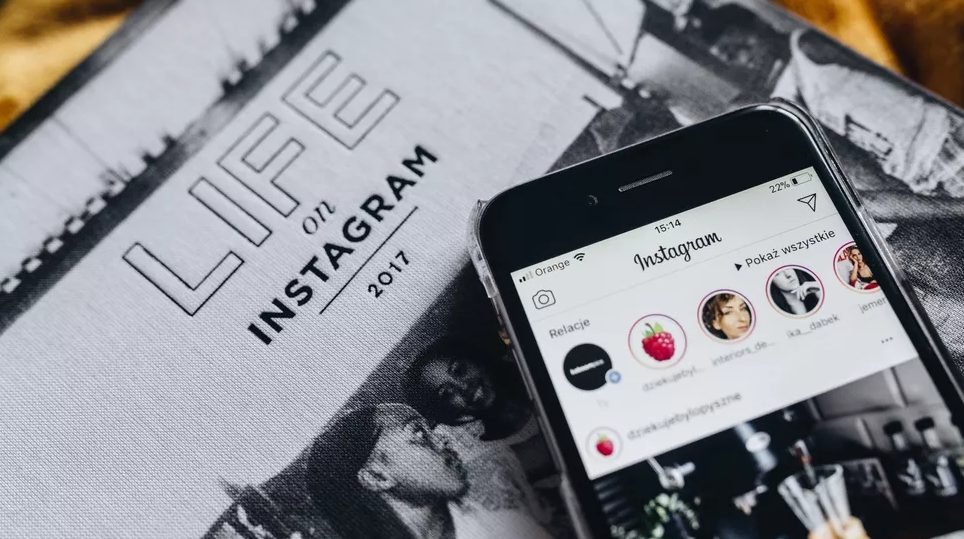 Influencerii din Rusia, în lacrimi după ce Vladimir Putin a interzis aplicația Instagram: Mi-au luat viața