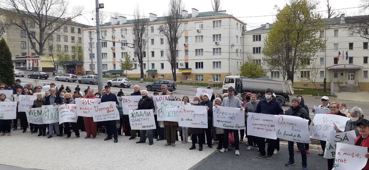 FOTO// Partidul „ȘOR” a organizat proteste în toată țara. Peste 50 de mii de oameni au participat la manifestație