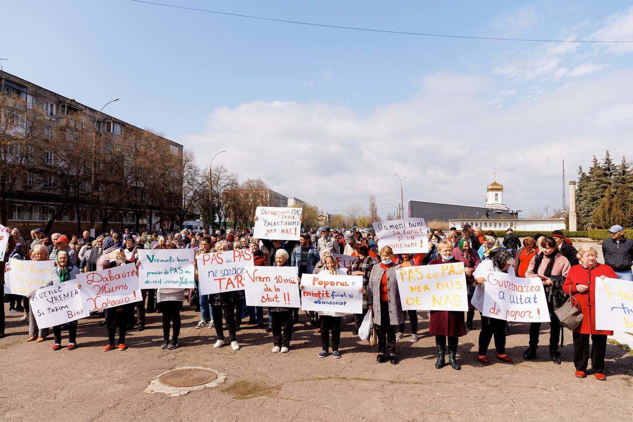 FOTO// PAS cu PAS ne-au dus de nas! Ilan Șor i-a arătat cartonașul galben guvernării Maiei Sandu