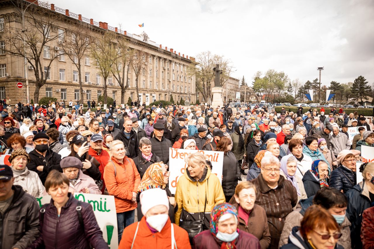 FOTO// Partidul „ȘOR” a organizat proteste în toată țara. Peste 50 de mii de oameni au participat la manifestație
