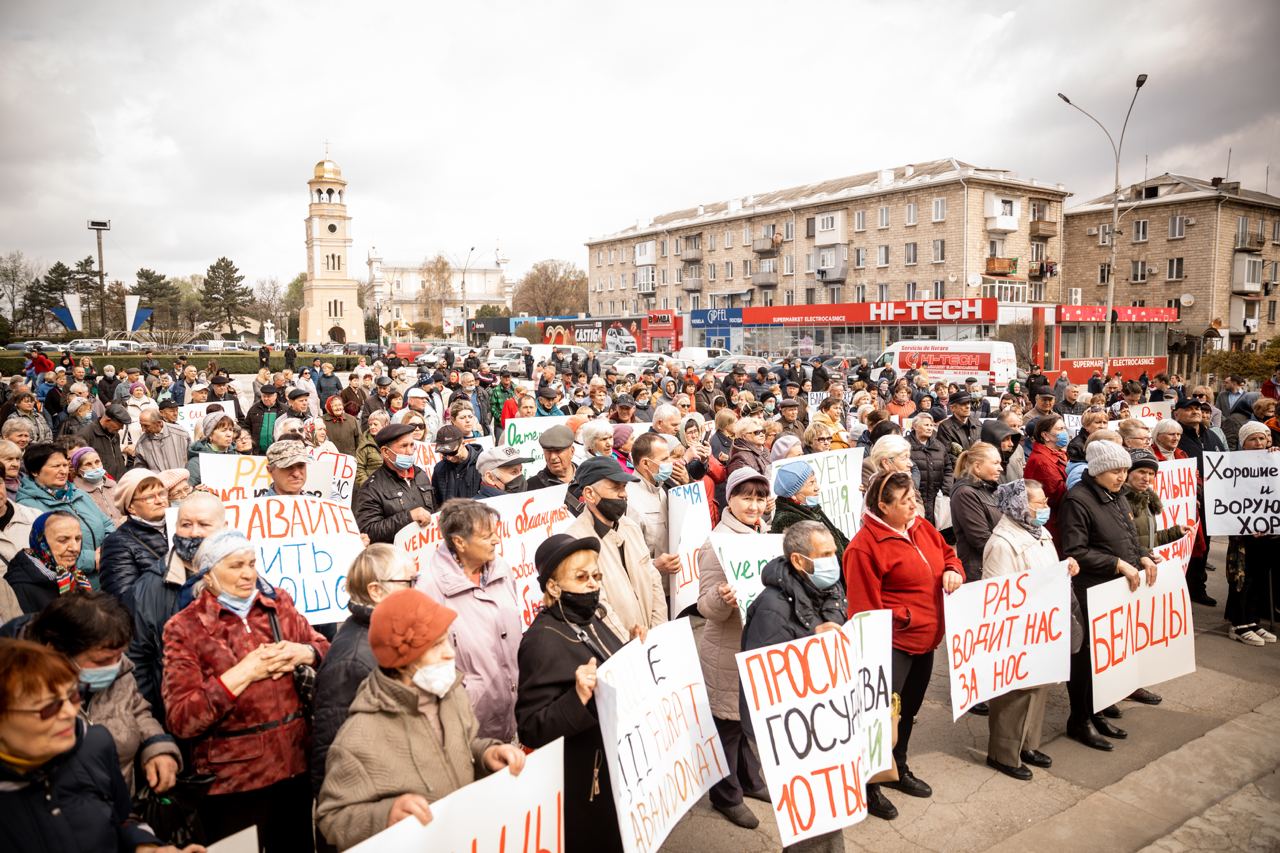 FOTO// Partidul „ȘOR” a organizat proteste în toată țara. Peste 50 de mii de oameni au participat la manifestație