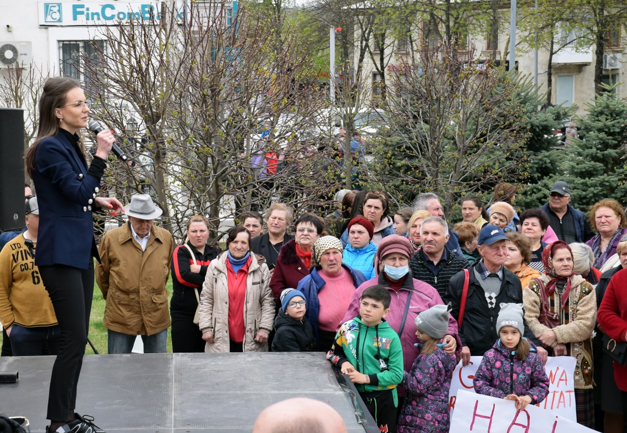 FOTO// Partidul „ȘOR” a organizat proteste în toată țara. Peste 50 de mii de oameni au participat la manifestație