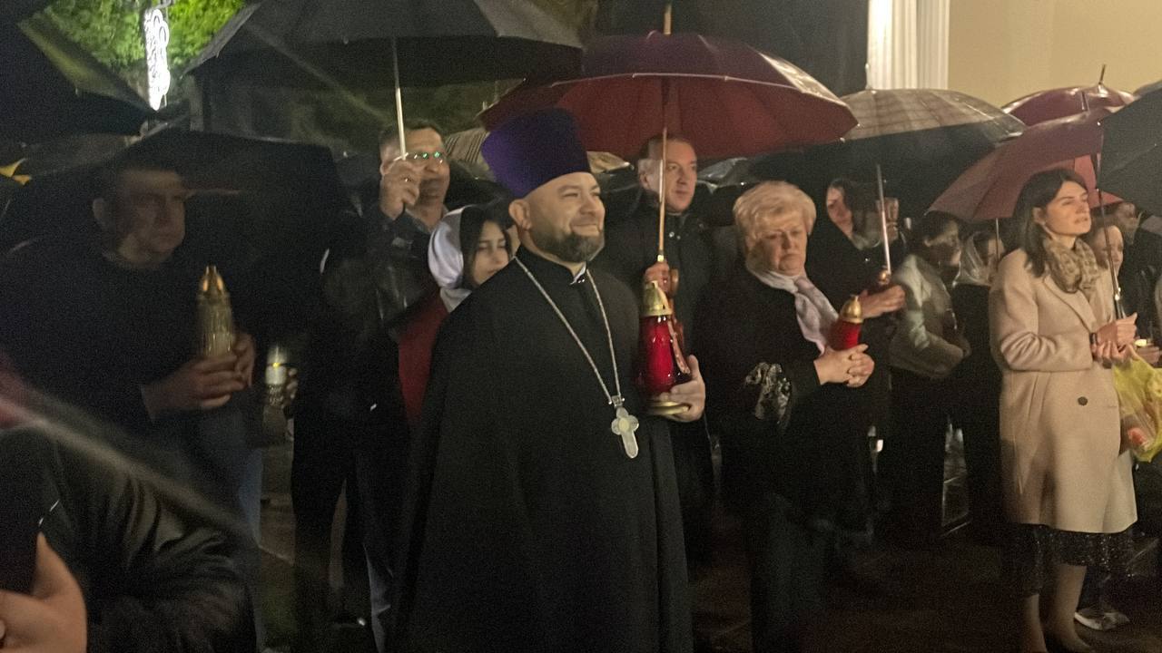 FOTO-VIDEO// Pentru al 20-lea an consecutiv Focul Haric a ajuns în Moldova! Ilan Șor a organizat aducerea Luminii Sfinte