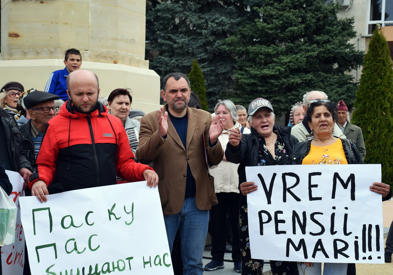 FOTO// Partidul „ȘOR” a organizat proteste în toată țara. Peste 50 de mii de oameni au participat la manifestație