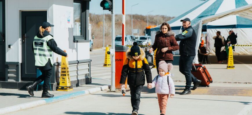 peste 33 000 de persoane au traversat frontiera de stat in ultimele 24 de ore