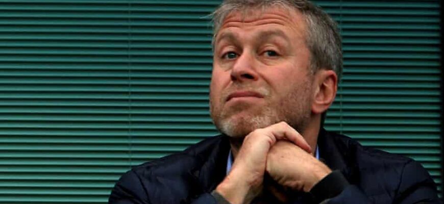 roman abramovici se roaga de prieteni sa ii imprumute cate un milion de dolari ca sa si plateasca angajatii