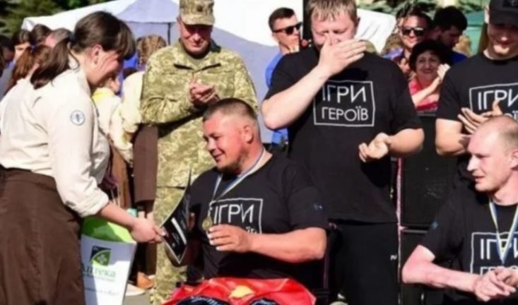 Un militar ucrainean rămas fără picioare într-un atac la Donețk a cerut să fie trimis din nou pe front
