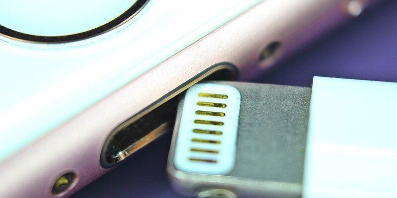 apple renunta in sfarsit la cablul lightning cand va avea loc schimbarea size1