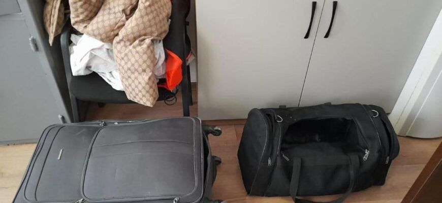 doua valize pline cu medicamente depistate de catre politistii de frontiera la o cetateanca a ucrainei