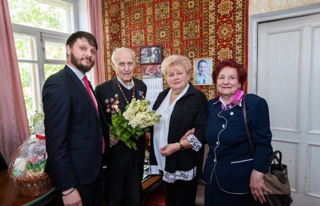 FOTO// Fracțiunea Partidului ȘOR le-a oferit veteranilor daruri și le-a mulțumit pentru pace