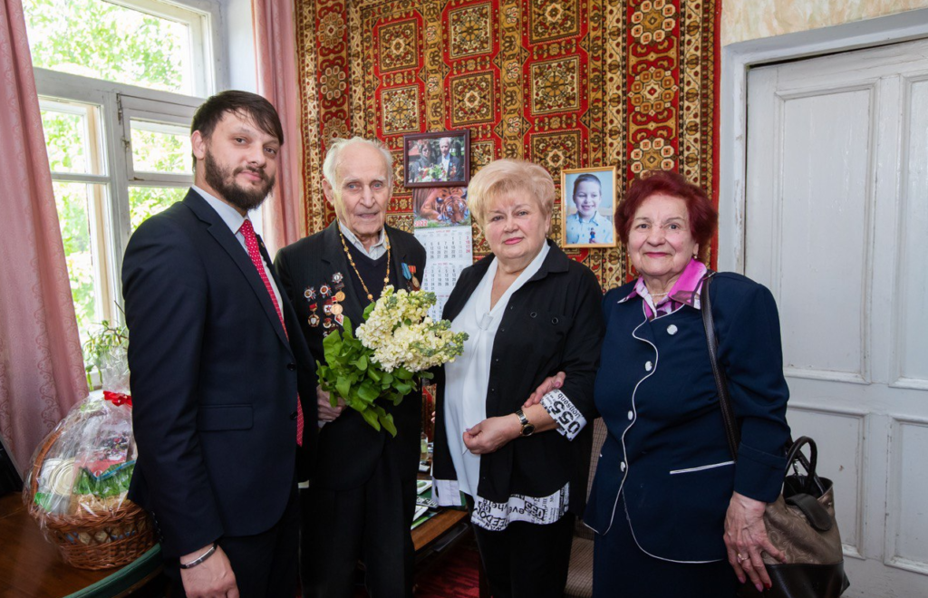 FOTO// Fracțiunea Partidului ȘOR le-a oferit veteranilor daruri și le-a mulțumit pentru pace 8 fractiunea partidului sor le a oferit veteranilor daruri si le a multumit pentru pace