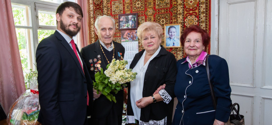 fractiunea partidului sor le a oferit veteranilor daruri si le a multumit pentru pace