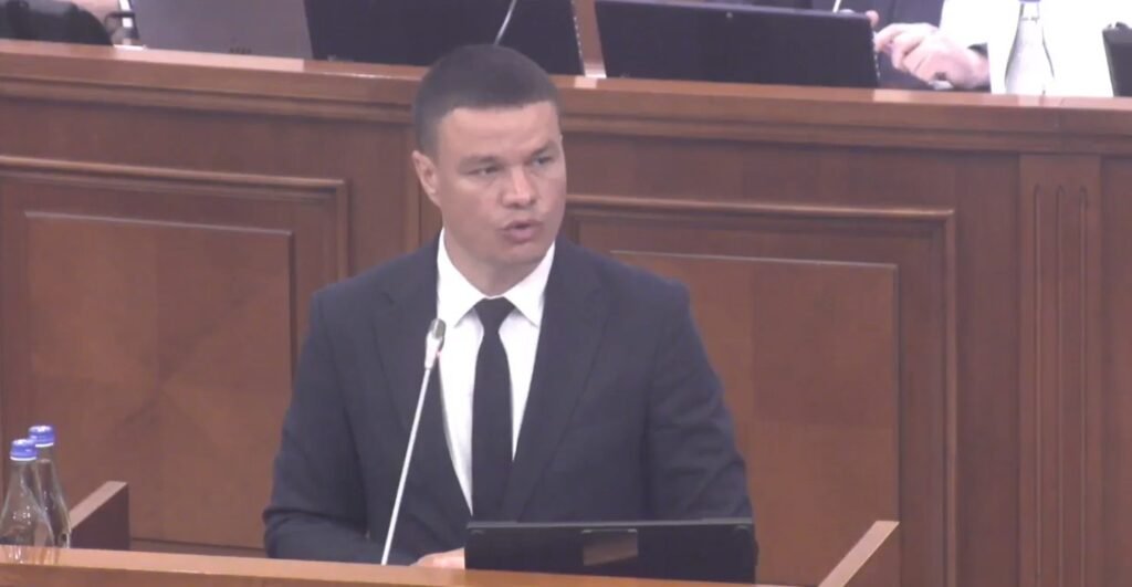 VIDEO// Procurorul interimar numit de Maia Sandu prin decret, extrem de nepregătit la Parlament. Deputat BCS: Ați depus jurământul?