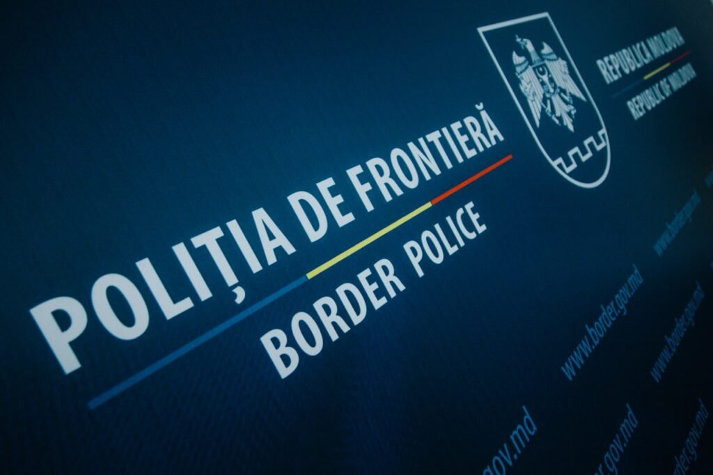 Polițist de frontieră cercetat pentru implicare în organizarea migrației ilegale