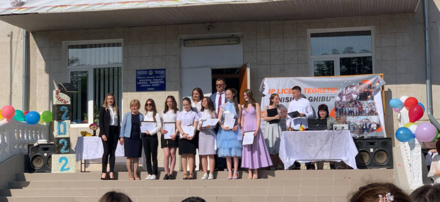 premii de pana la 3 000 de lei pentru elevii buni la invatatura din municipiul orhei din partea fundatiei miron shor