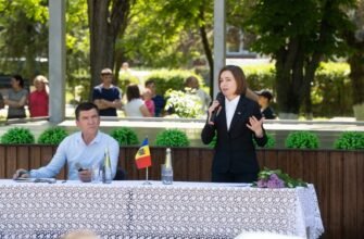 FOTO// Președintele Maia Sandu a discutat cu locuitorii comunei Dubăsarii Vechi din raionul Criuleni