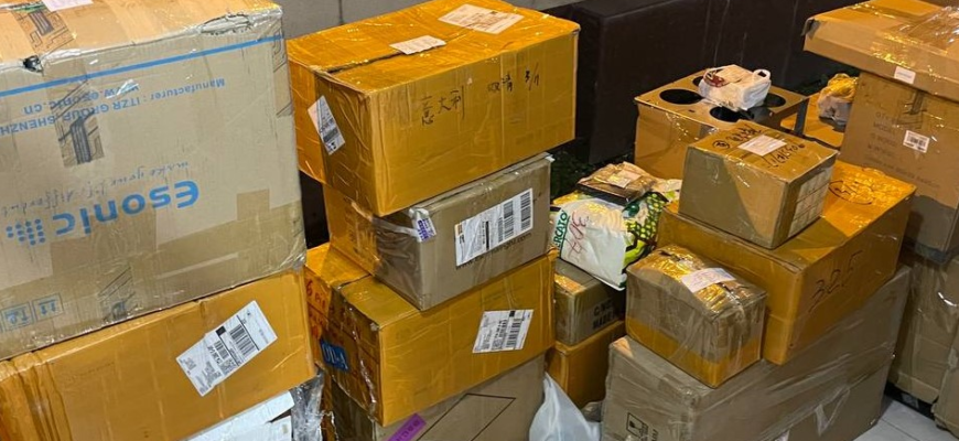 schema de contrabanda cu componente ale dispozitivelor electronice pentru generarea criptomonedei destructurata