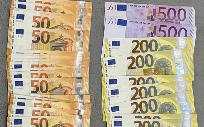 Foști colegi de clasă – plasați în arest, după ce „ar fi ajutat” persoane să ajungă la muncă în Israel, contra sumei de 6000 euro