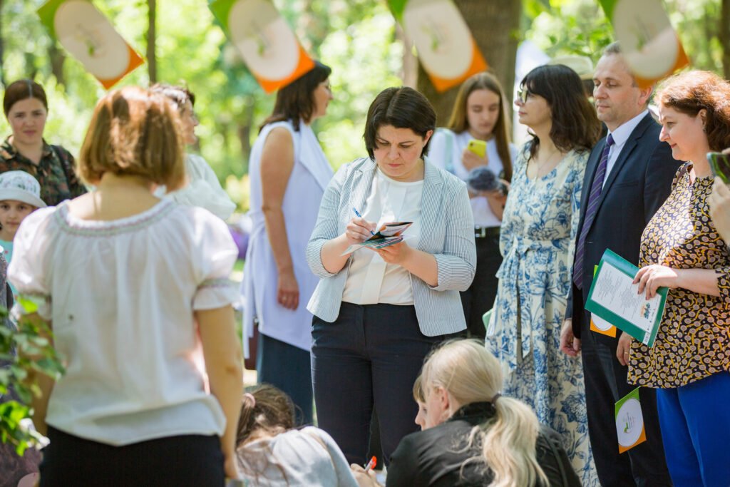 Natalia Gavrilița a participat la evenimentul dedicat Zilei Internaționale a Ocrotirii Copilului - „Copiii spun: Vrem PACE!" 1 Natalia Gavrilița a participat la evenimentul dedicat Zilei Internaționale a Ocrotirii Copilului - „Copiii spun: Vrem PACE!"