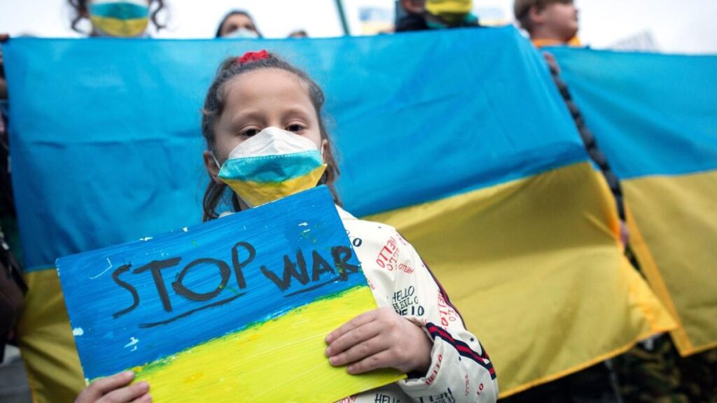 Presa ucraineană susține că o vedetă rusească a explodat lângă Mariupol în urma impactului cu o mină 1 americanii sunt siguri ca ucraina va castiga razboiul cu rusia care este motivul 754978