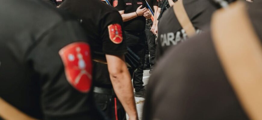 carabinier si tatal sau vitreg retinuti in flagrant pentru trafic de droguri