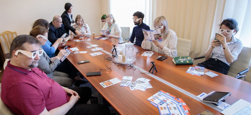 FOTO// Deputații au participat la un exercițiu de simulare a vederii slabe