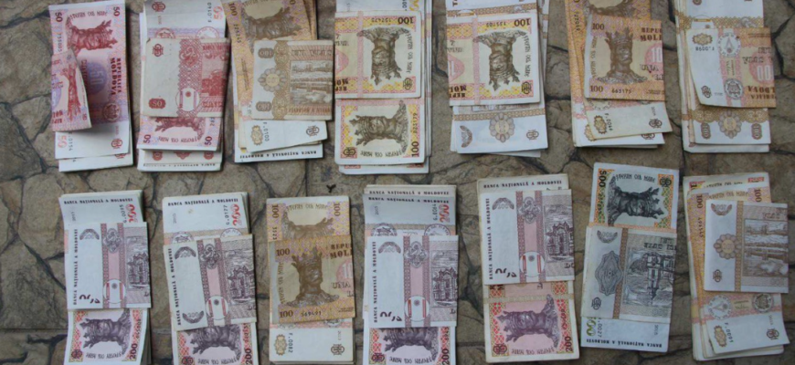 doi barbati din donduseni retinuti dupa ce au furat peste 110 mii lei din casa unui batran