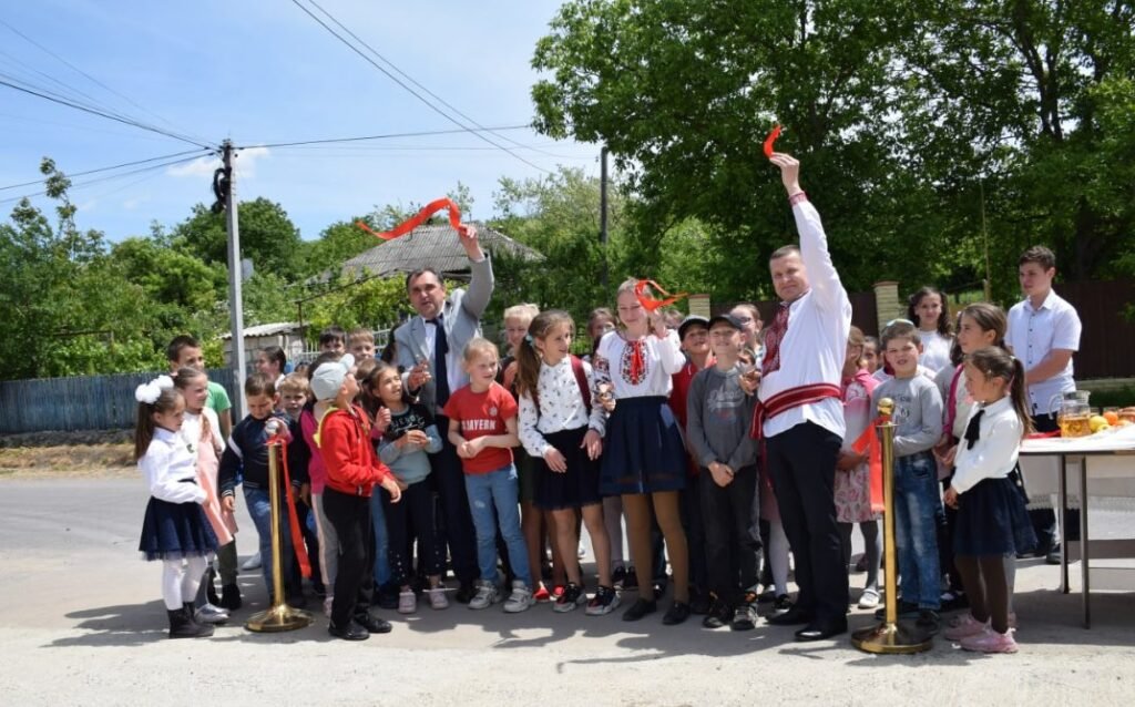 FOTO-VIDEO// Echipa lui Ilan Șor, din raionul Orhei, continuă să renoveze drumurile din sate 8 FOTO-VIDEO// Echipa lui Ilan Șor, din raionul Orhei, continuă să renoveze drumurile din sate