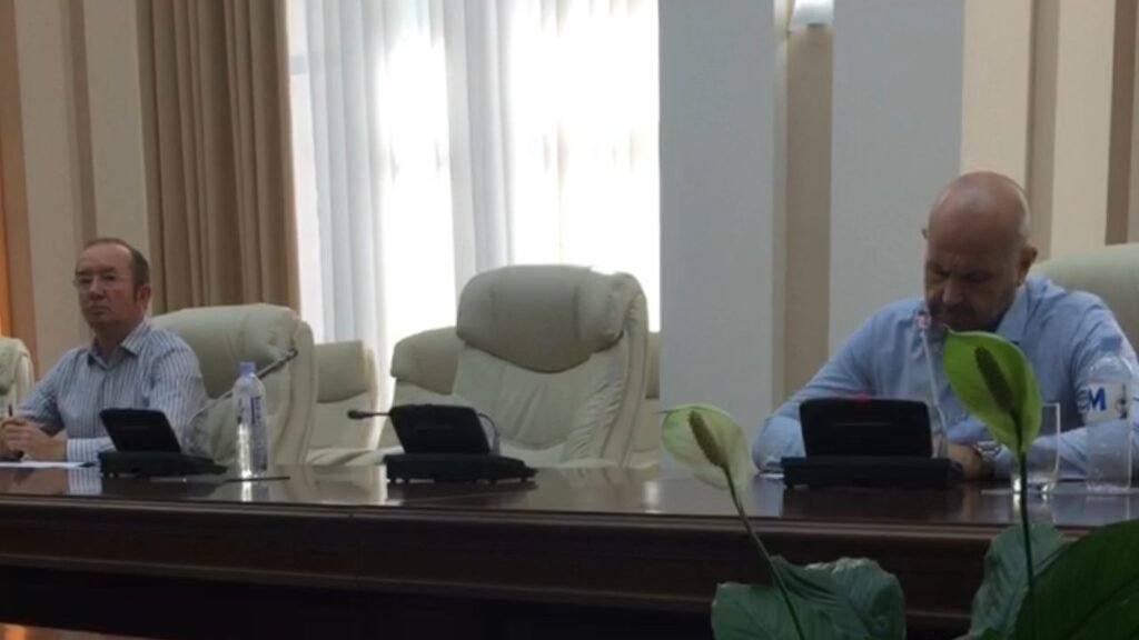 VIDEO// Agricultori către Vladimir Bolea: Sunteți niște impotenți. Care integrare europeană? Vai de capul vostru..