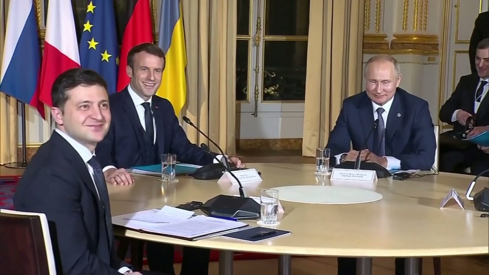 Președintele Franței este împotriva desemnării Rusiei ca stat finanţator al terorismului, așa cum ceruse președintele Ucrainei