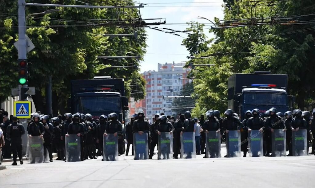 VIDEO// Ceban: Guvernarea PAS știa că parada LGBT a fost desfășurată contrar legi, dar homosexualii au fost păziți ca ochii din cap 1 VIDEO// Ceban: Guvernarea PAS știa că parada LGBT a fost desfășurată contrar legi, dar homosexualii au fost păziți ca ochii din cap