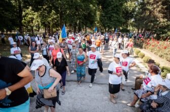 FOTO// Mii de oameni se adună în PMAN, pentru a participa la protestul anti-guvernamental