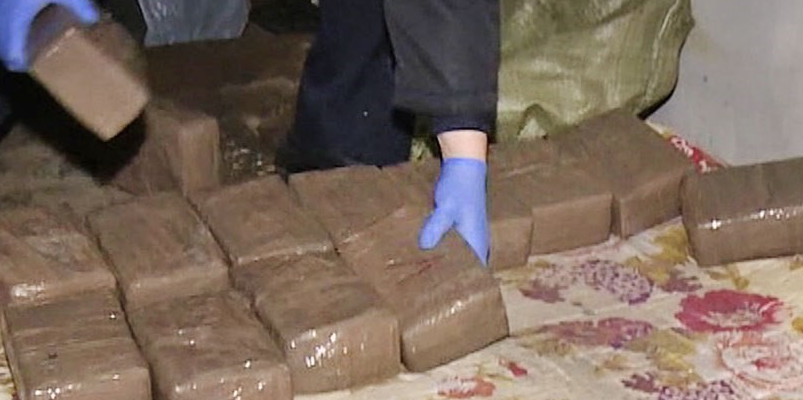 membrul unui grup al organizatiei criminale borman extradat din spania pentru trafic de droguri peste 10 kg de hasis