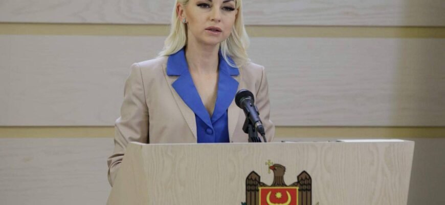 Moldovenii din străinătate nu-și pot reînnoi pașapoartele. Marina Tauber: Maia Sandu a abandonat diaspora