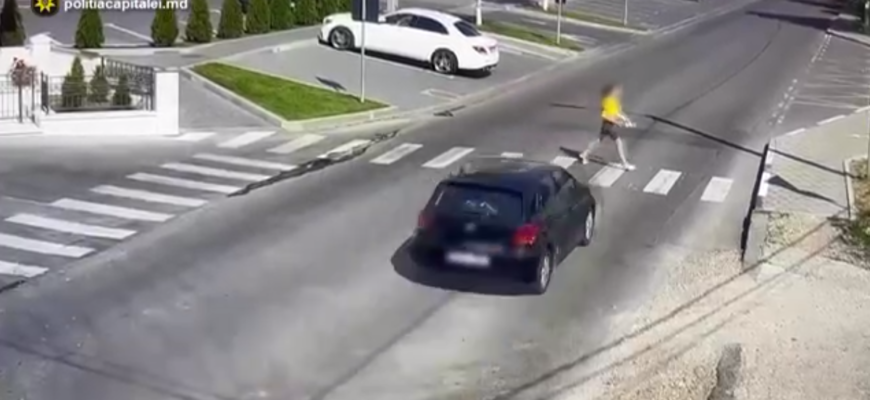 o adolescenta de 16 ani a fost lovita de o masina pe o trecere de pietoni din orasul durlesti