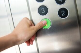 Persoanele cu dizabilități locomotorii severe, ar putea fi scutite de plata pentru ascensor