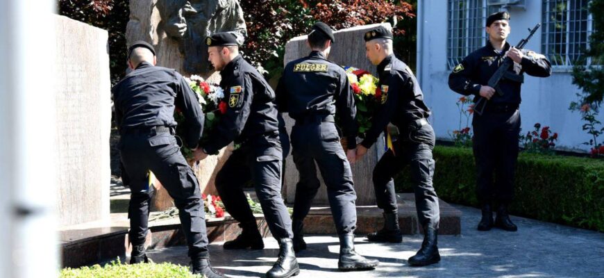 photo5298828950283336611