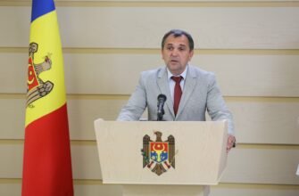 VIDEO// Dinu Țurcanu: Poliția ”a arestat” baloturile de paie din care urma să fie improvizată o scenă pentru protestul din PMAN 7 VIDEO// Dinu Țurcanu: Poliția ”a arestat” baloturile de paie din care urma să fie improvizată o scenă pentru protestul din PMAN