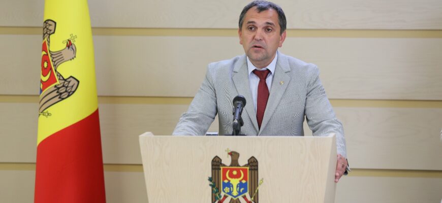 politia a arestat baloturile de paie din care urma sa fie improvizata o scena pentru protestul din pman