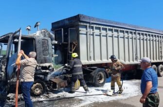 FOTO// Pompierii IGSU au intervenit pentru a stinge un autocamion încărcat cu 24 de tone de porumb