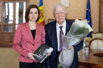Președintele Maia Sandu l-a felicitat pe scriitorul Spiridon Vangheli cu prilejul celei de-a 90-a aniversări