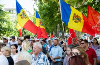 FOTO// Deputați, consilieri și membri ai PSRM au organizat un miting în susținerea lui Igor Dodon: Spunem NU dictaturii