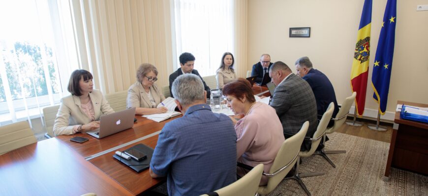 raportul privind executarea bugetului de stat pentru anul 2021 a fost prezentat la comisia economie buget si finante