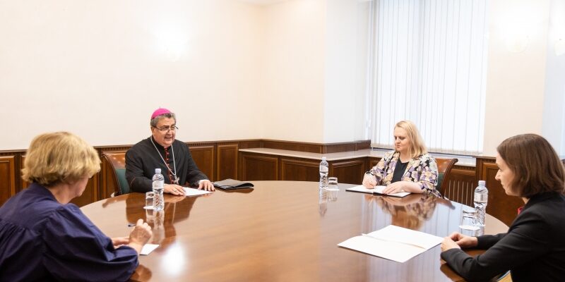 reprezentantul sfantului scaun a transmis din partea papei de la roma un mesaj de apreciere pentru cetatenii r. moldova