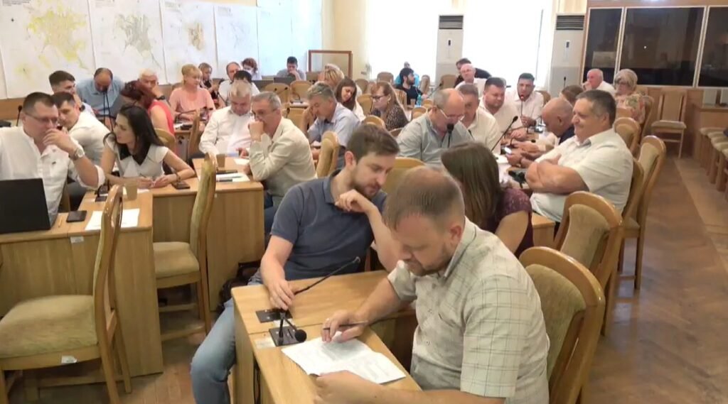 VIDEO// CMC-ul pus pe GLUME. Consilier: Dacă PAS nu are candidat în comisie, pot propune pe cineva din LGBT